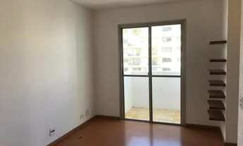 Imagem 2: Apartamento com 2 dormitórios, sacada, em Moema pássaros, modernizado, com 1 vaga de gara