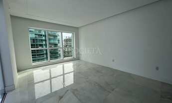 Imagem 2: APARTAMENTO 04 SUÍTES QUADRA MAR A VENDA EM MEIA PRAIA!