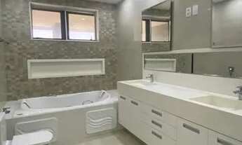 Imagem 2: Mansão ricamente mobiliada no Alphaville Barra da Tijuca disponível para aluguel e venda c