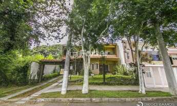 Imagem 2: Vendo Excelente casa 3 quartos suíte 4 garagens com 245m² privativos no Bairro Nonoai !!!