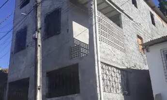 Imagem 1: Casa estilo prédio à venda