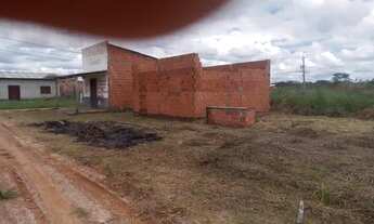 Imagem 3: Comércio e casa em construção