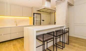 Imagem 7: Apartamento para venda possui 82 metros quadrados com 2 quartos em Mont Serrat - Porto Ale