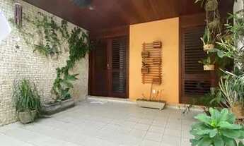 Imagem 2: Casa em Petrópolis com 229m2, 3/4