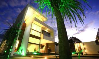 Imagem: Casa de alto padrão no bairro Praia Mar