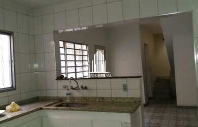 Imagem 2: Casa à venda de 99m² com 3 dormitórios na Região de Vila Sabrina