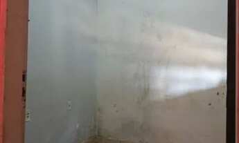 Imagem: Vende-se casa grande com dois pisos