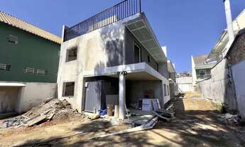 Imagem 3: Lindo Sobrado/Triplex Novo à venda em Curitiba no bairro Cajuru!!