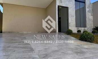 Imagem 3: Casa Alto Padrão com 3 Suítes, Piscina e 168m² de Elegância