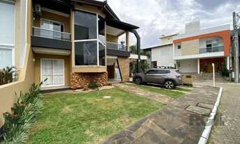 Imagem 2: Casa em condominio com excelente padrão construtivo, possui 3 dormitórios, sendo 1 suíte m