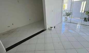 Imagem 2: Oportunidade Única - Imóvel Comercial/Residencial de Luxo!