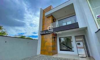 Imagem 2: Sobrado Alto Padrão, 203m² de Área Construída com Piscina