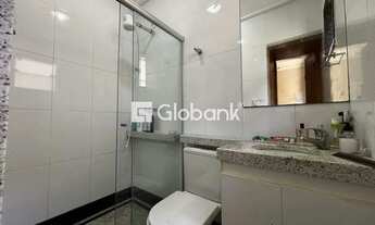 Imagem 7: Casa à venda em Morada do Sol, Montes Claros - 4 quartos, 2 suítes, 4 vagas