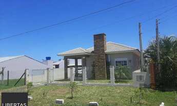 Imagem 2: CASA DE 3 QUARTOS - 1 SUITE - AMPLO LIVING - BANHEIRO SOCIAL - BALNEÁRIO SÃO PAULO - ARROI