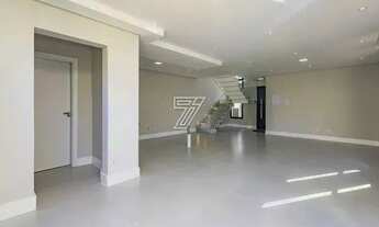 Imagem 6: Casa de Alto Padrão com Terraço Gourmet e 3 Suítes Amplas