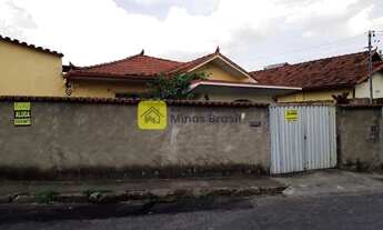 Imagem 2: Venda - Lote de esquina c/379 m², 03 casas e 02 lojas, renda imediata