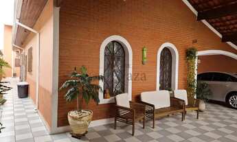 Imagem 2: Oportunidade - Casa Sobrado - Vila Tesouro - 5 Dormitórios - 206m²