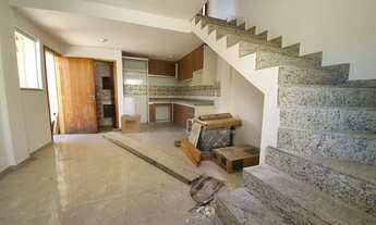 Imagem 3: Casa Duplex para venda com 77 metros quadrados,2 quartos em Amparo - Nova Friburgo - RJ