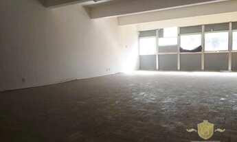 Imagem 3: Sala comercial com 119 m² privativos em excelente localização no Centro Histórico