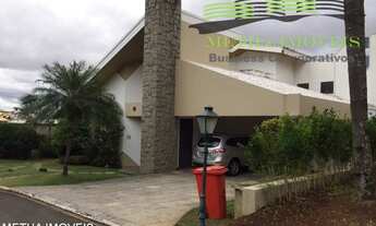 Imagem 2: Construída: 681,40 m² Valor do condomínio: R$ 2.400,00 São 15 casas no total do condomínio