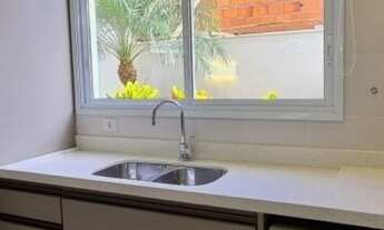 Imagem 3: Casa de condomínio para venda tem 450 metros quadrados com 6 quartos