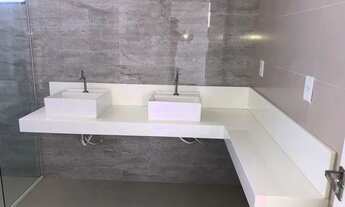 Imagem 3: Casa de condomínio para venda possui 347 metros quadrados com 4 quartos