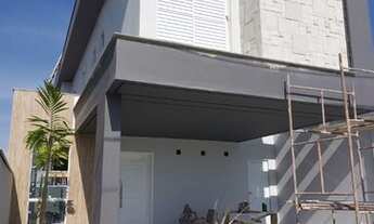 Imagem 6: Casa de condomínio para venda possui 160 metros quadrados com 4 quartos