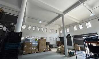 Imagem 2: Galpão/Prédio Inteiro para alugar, 450 m² Com 6 metros de Pé Direito em Santo Amaro - São