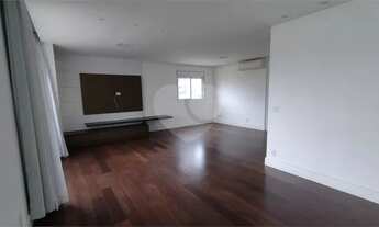 Imagem 3: Apto impecável , rico em armários ,varanda gourmet , ar condicionado . Ao lado do Shopping