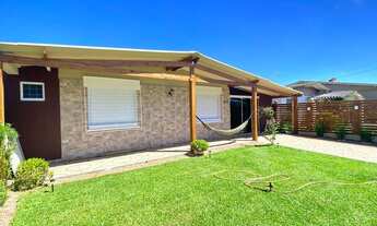 Imagem 2: IMPECÁVEL - 03 dormitórios, com piscina e quiosque em Atlântida Sul