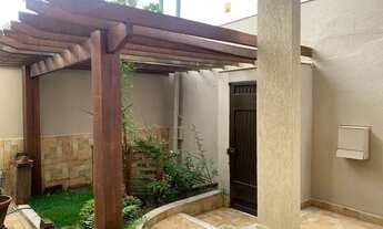 Imagem 1: Sobrado para venda tem 345 metros quadrados com 3 quartos