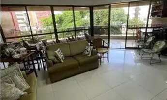 Imagem 7: Apartamento para aluguel possui 245 metros quadrados com 5 quartos em Jatiúca - Maceió - A