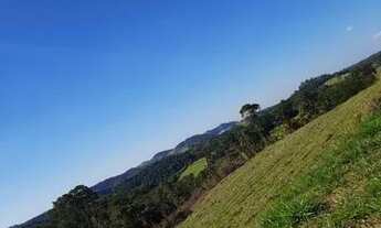 Imagem 3: Os lagos do empreendimento são um grande diferencial, oferecendo um cenário maravilhoso pa