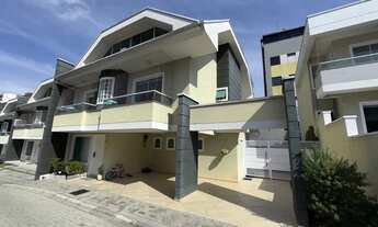 Imagem 2: Sobrado Triplex Mobiliado com 3 Suítes e Área Gourmet Maior do Condomínio