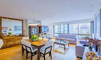 Imagem 2: Apartamento de 3 dormitórios com suíte e duas vagas no Petrópolis