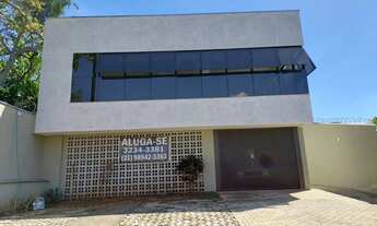 Imagem 4: Prédio comercial na rotatória da Uirapuru