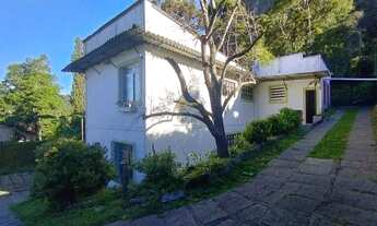 Imagem 2: Casa para Venda em Teresópolis, Soberbo, 3 dormitórios, 2 suítes, 2 banheiros, 2 vagas