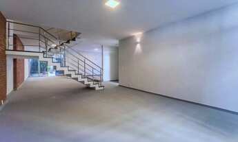 Imagem 4: Espaçosa Casa de 2 Quartos com Suíte e 4 Vagas de Garagem em Moema, São Paulo-SP - Imperdí