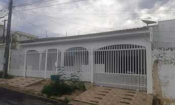 Imagem: Casa na Morada do Ouro com Piscina Semiolímpica