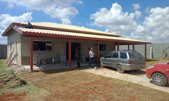 Imagem 4: Chácara para venda possui 180 metros quadrados com 3 quartos