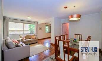 Imagem 2: Apartamento em rua arborizada de Moema Pássaros com ótima distribuição interna