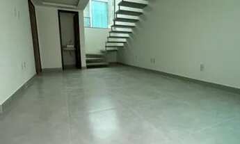 Imagem 2: Cód.: 929 - Casa com 2 Suítes, Varanda e 2 Vagas de Garagem, à venda em Condomínio Fechado