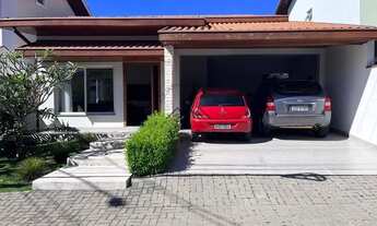 Imagem 2: Casa de condomínio para aluguel possui 200 metros quadrados com 4 quartos