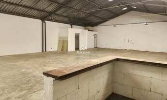 Imagem 6: Espaço Amplo e Funcional - Barracão para Locação, Perfeito para Loja ou Pequena Indústria!