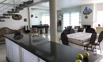 Imagem 2: Linda casa com PISCINA na Praia do Estaleiro em Balneário Camboriú