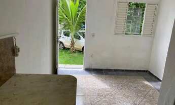 Imagem: Alugo Kitnet (Agua Luz Internet incluso