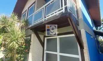 Imagem 2: Casa Duplex - Em condomínio com piscina e espaço gourmet