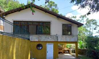 Imagem 3: Casa com 04 quartos reformada na Castelânea em rua tranquila e sem riscos