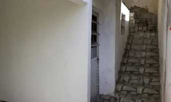 Imagem 5: Sobrado com 3 dormitórios, 2 banheiros, sala ampla