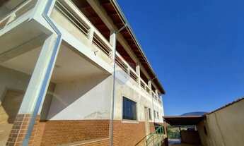 Imagem 2: Casa à venda, com 4 quartos, sendo 2 suítes, ampla varanda, ampla área aberta e edícula